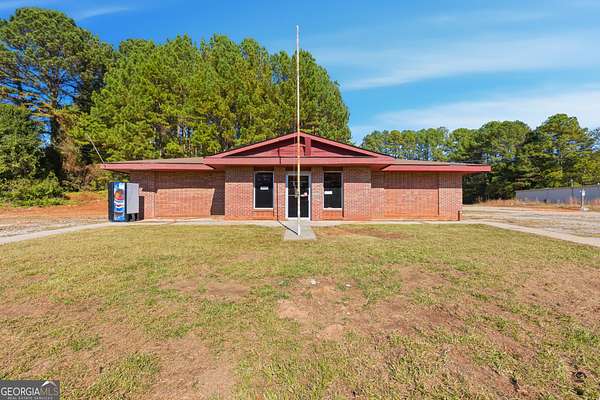 1.76 Acres of Improved Commercial Land for Sale in Toccoa, Georgia