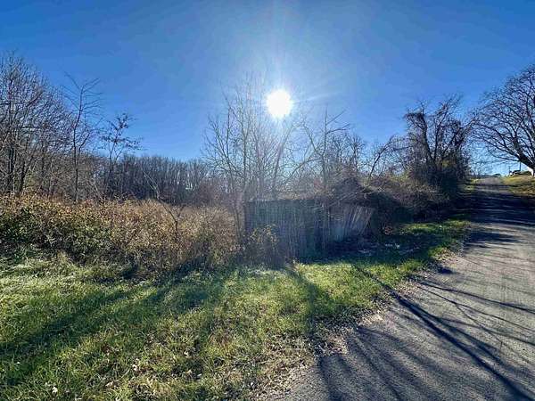 3.6 Acres of Residential Land for Sale in Pearisburg, Virginia