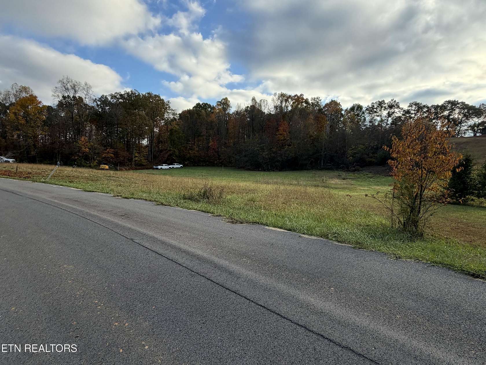 1 Acre of Land for Sale in Strawberry Plains, Tennessee