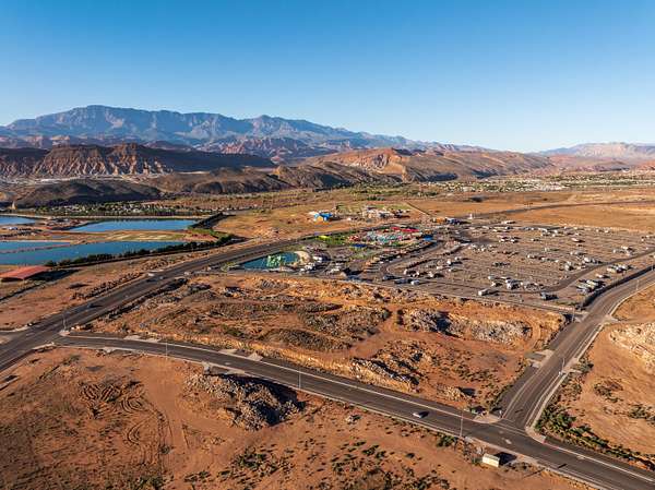 14 Acres of Commercial Land for Sale in Hurricane, Utah