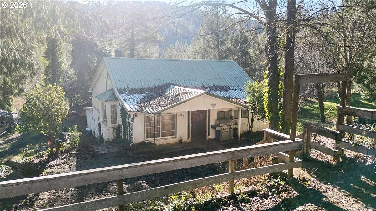 6 Acres of Land with Home for Sale in Tiller, Oregon