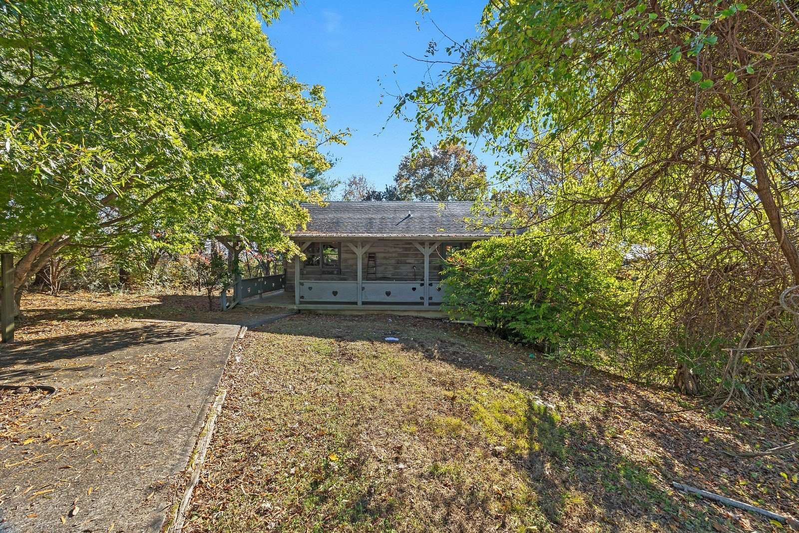 5 Acres of Residential Land for Auction in Celina, Tennessee