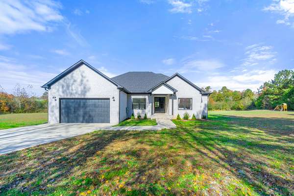 2 Acres of Residential Land with Home for Sale in Bridgeport, Alabama