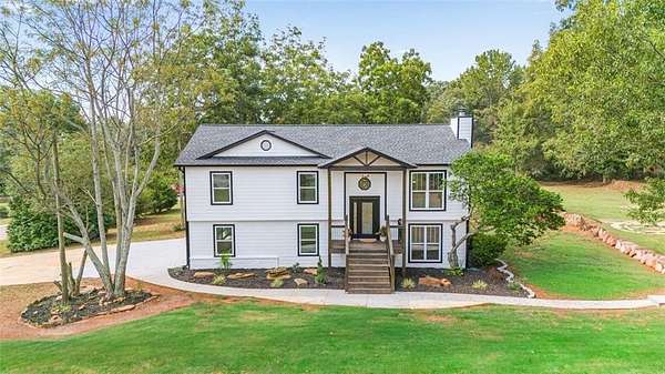 1.57 Acres of Residential Land with Home for Sale in Pendergrass, Georgia