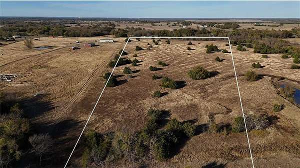 10 Acres of Residential Land for Sale in Campbell, Texas
