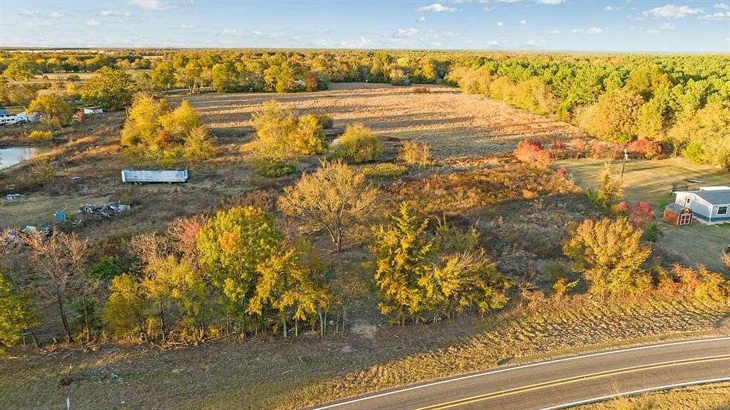 10 Acres of Recreational Land for Sale in Detroit, Texas