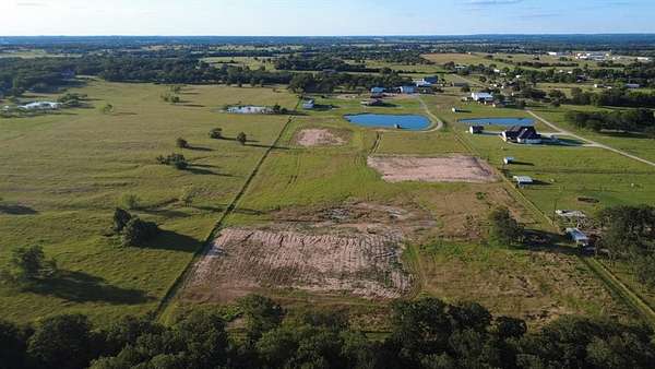 10 Acres of Recreational Land for Sale in Paradise, Texas