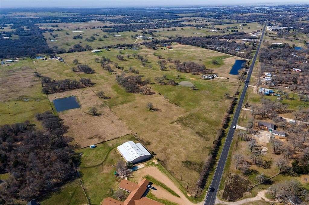 11 Acres of Land for Sale in Kemp, Texas