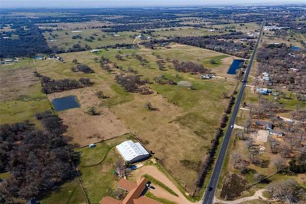 11 Acres of Land for Sale in Kemp, Texas
