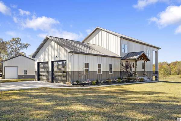 49.2 Acres of Land with Home for Sale in Princeton, Kentucky