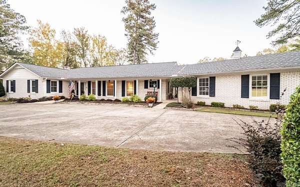 8.68 Acres of Land with Home for Sale in Camden, Arkansas
