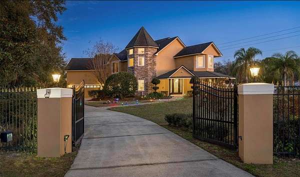 1.5 Acres of Residential Land with Home for Sale in Chuluota, Florida