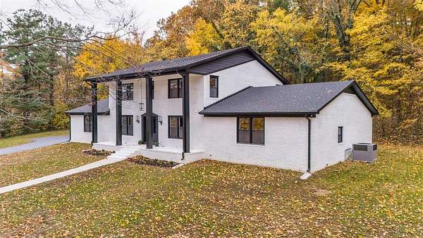 1.68 Acres of Residential Land with Home for Sale in Russellville, Kentucky