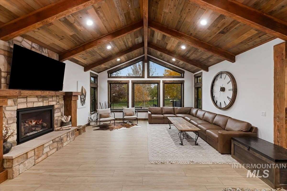 4.29 Acres of Land with Home for Sale in Caldwell, Idaho