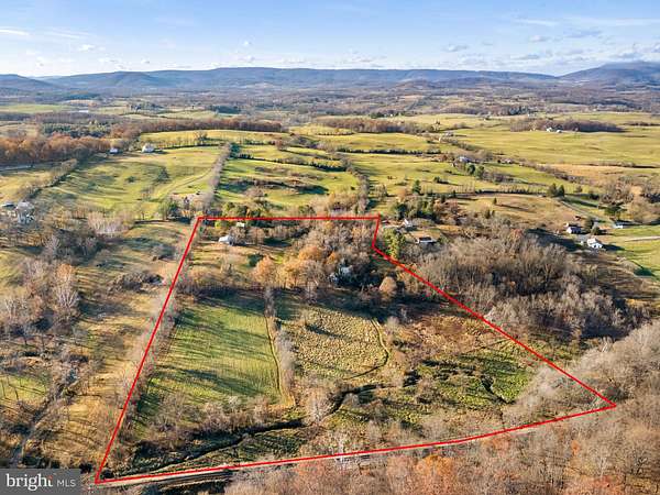 20 Acres of Agricultural Land for Sale in Delaplane, Virginia