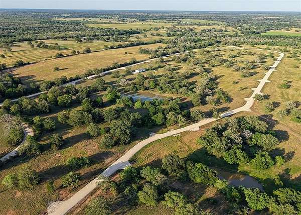 2 Acres of Residential Land for Sale in Waelder, Texas