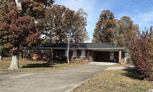 4.79 Acres of Land with Home for Sale in Cadiz, Kentucky