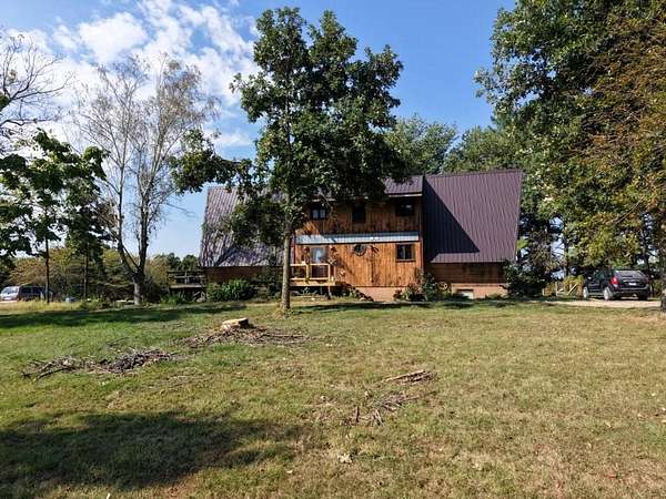 25 Acres of Land with Home for Sale in Barry, Illinois