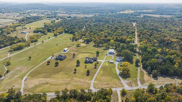 31 Acres of Land for Sale in Lascassas, Tennessee