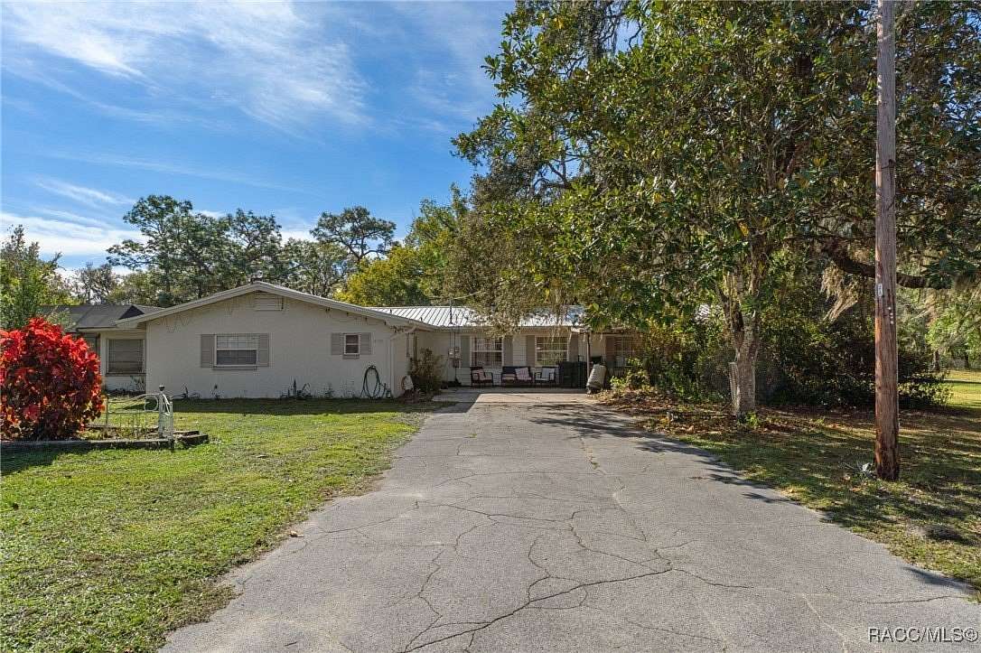 2 Acres of Land with Home for Sale in Floral City, Florida