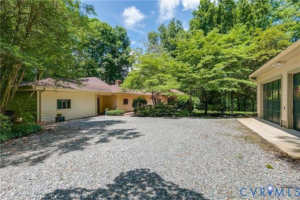 2.3 Acres of Residential Land with Home for Sale in Mechanicsville, Virginia