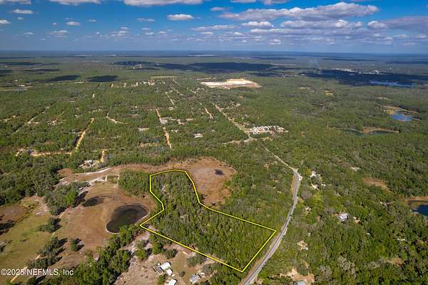 5.7 Acres of Land for Sale in Interlachen, Florida