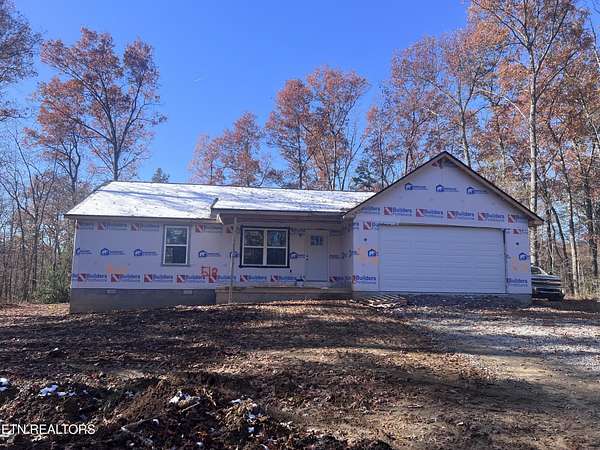 1.5 Acres of Residential Land with Home for Sale in Jamestown, Tennessee