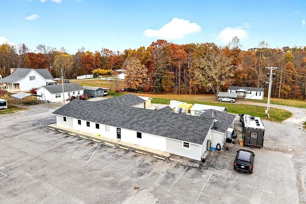 7 Acres of Improved Commercial Land for Sale in Gainesboro, Tennessee