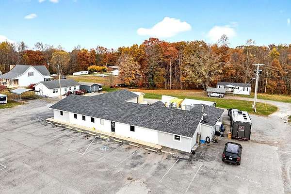 7 Acres of Improved Commercial Land for Sale in Gainesboro, Tennessee