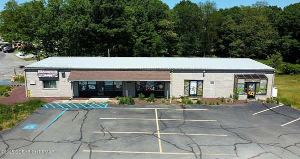 4 Acres of Improved Commercial Land for Lease in Pocono Summit, Pennsylvania