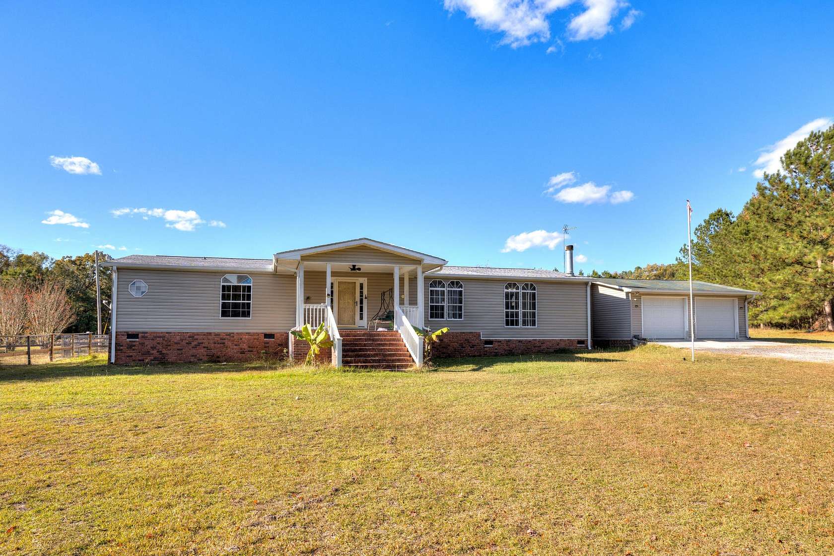 1.5 Acres of Residential Land with Home for Sale in Summerton, South Carolina