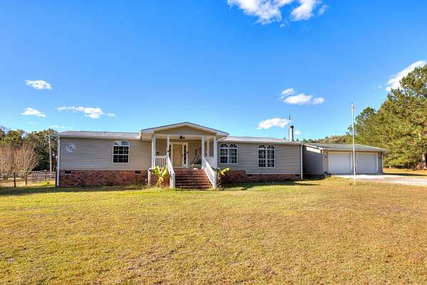 1.5 Acres of Residential Land with Home for Sale in Summerton, South Carolina