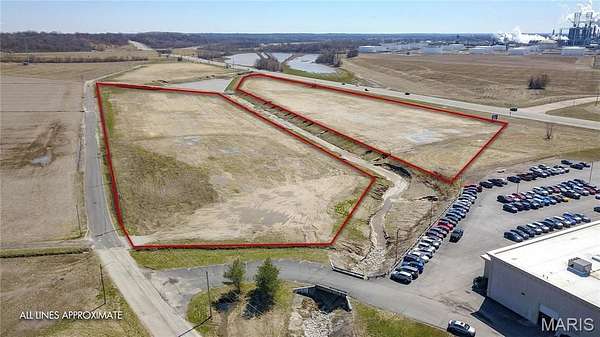 19.2 Acres of Commercial Land for Sale in Wood River, Illinois
