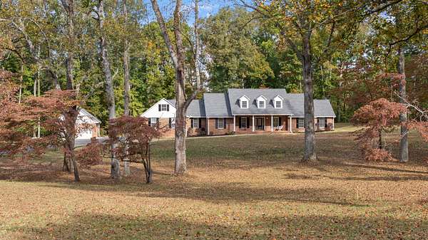 5.4 Acres of Residential Land with Home for Sale in Manchester, Tennessee