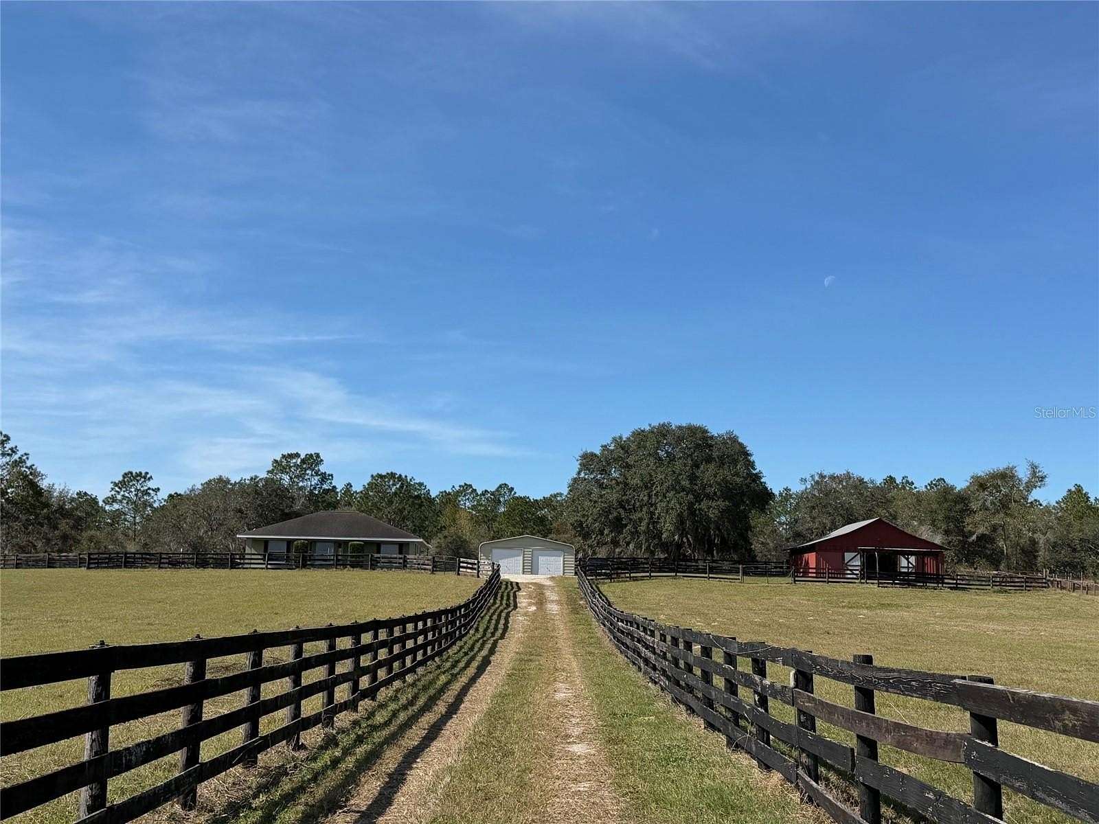 5 Acres of Land with Home for Sale in Morriston, Florida