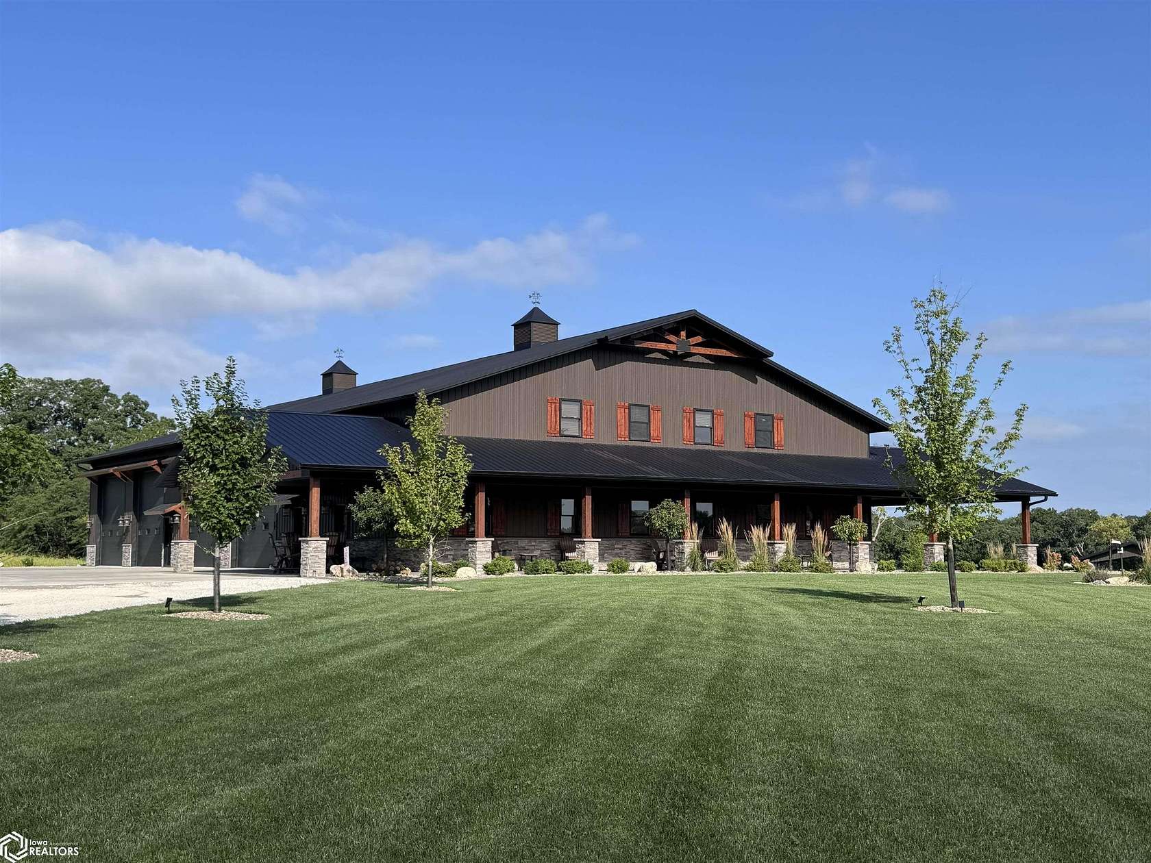 500 Acres of Recreational Land with Home for Sale in Birmingham, Iowa