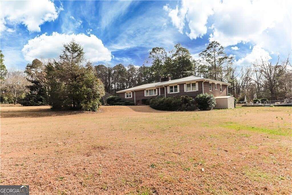12.7 Acres of Land with Home for Sale in Fayetteville, Georgia