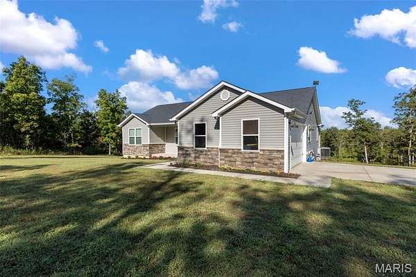 40.4 Acres of Agricultural Land with Home for Sale in Mineral Point, Missouri