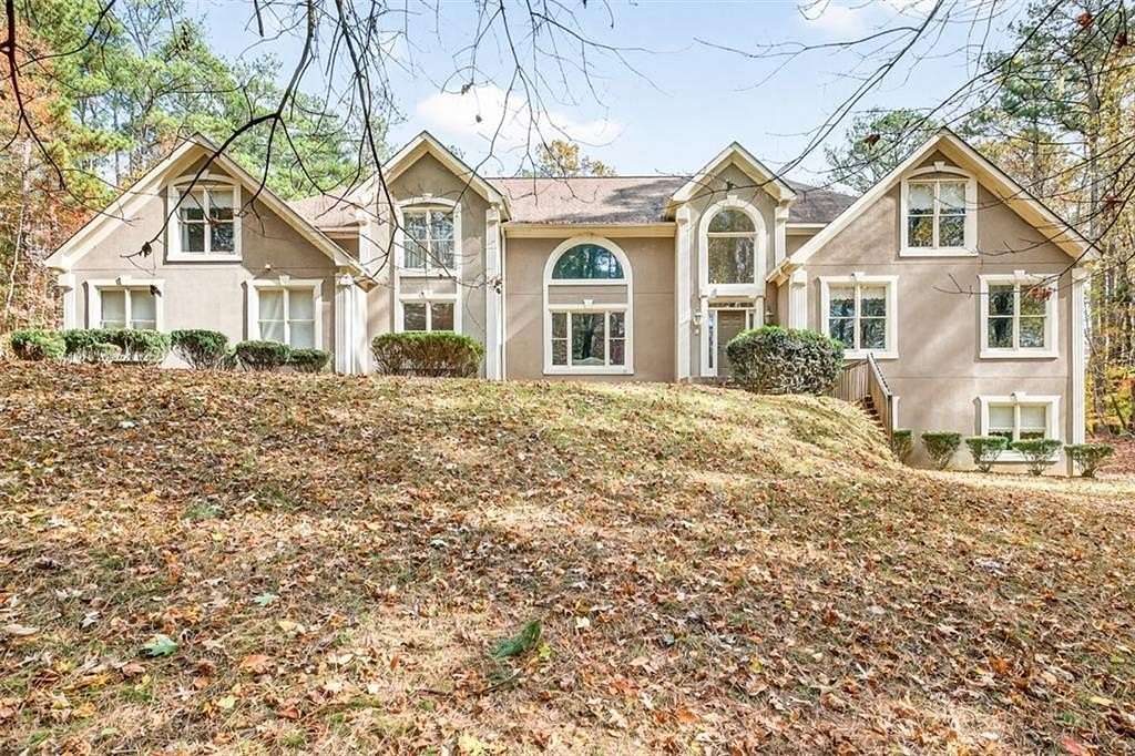 3.77 Acres of Residential Land with Home for Sale in Suwanee, Georgia