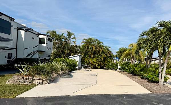 Land for Sale in Chokoloskee, Florida