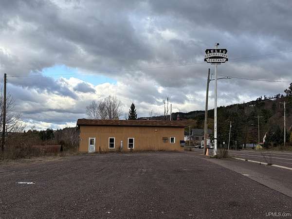 4.5 Acres of Improved Commercial Land for Sale in Hancock, Michigan