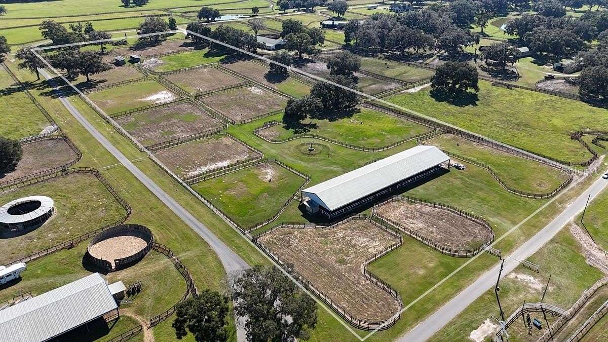 13.6 Acres of Land with Home for Sale in Ocala, Florida