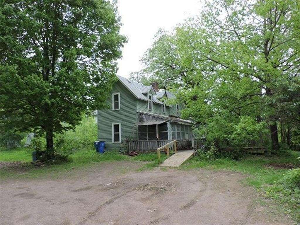 2 Acres of Residential Land with Home for Sale in Pine City Township, Minnesota
