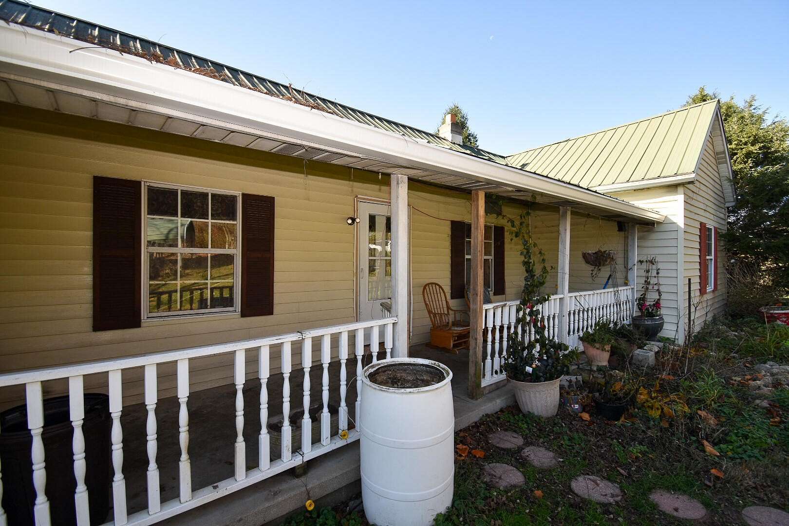 1.5 Acres of Residential Land with Home for Sale in Waynesburg, Kentucky