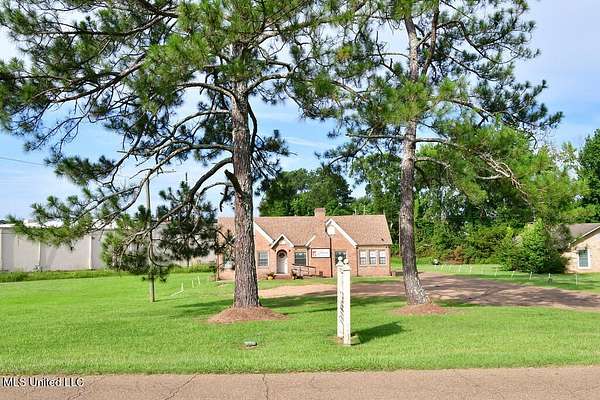 2.29 Acres of Improved Commercial Land for Sale in Brookhaven, Mississippi