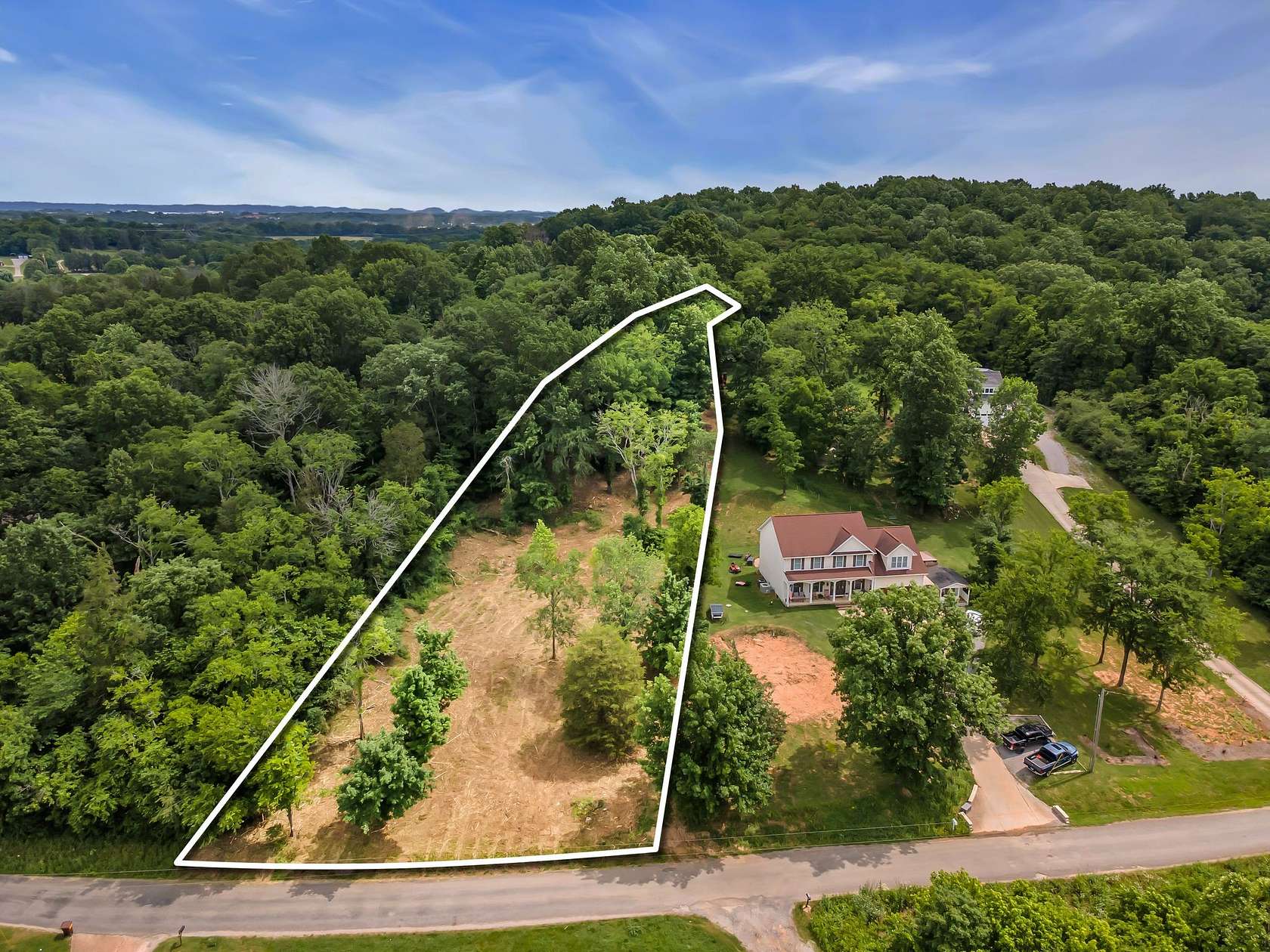 1.27 Acres of Residential Land for Sale in Columbia, Tennessee