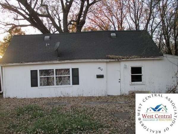 1.87 Acres of Residential Land with Home for Sale in Sedalia, Missouri