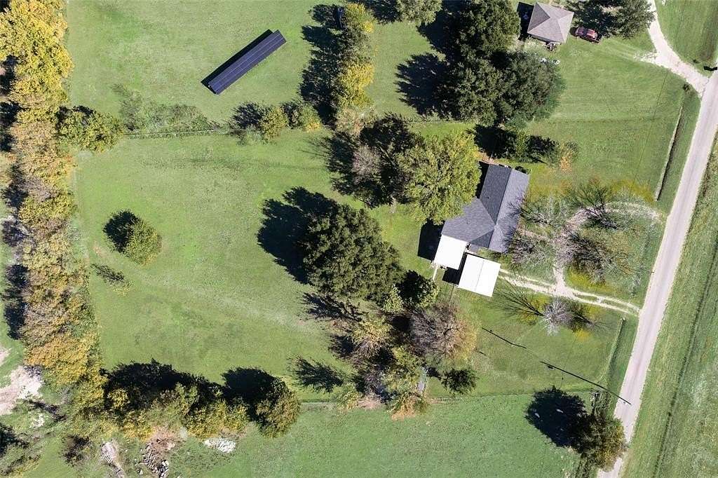 2 Acres of Residential Land with Home for Sale in Ennis, Texas