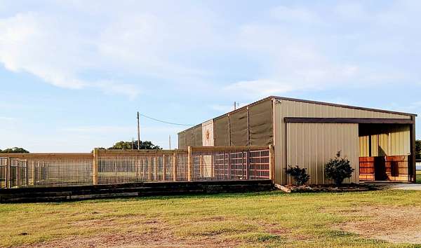10 Acres of Improved Land for Sale in Whitesboro, Texas