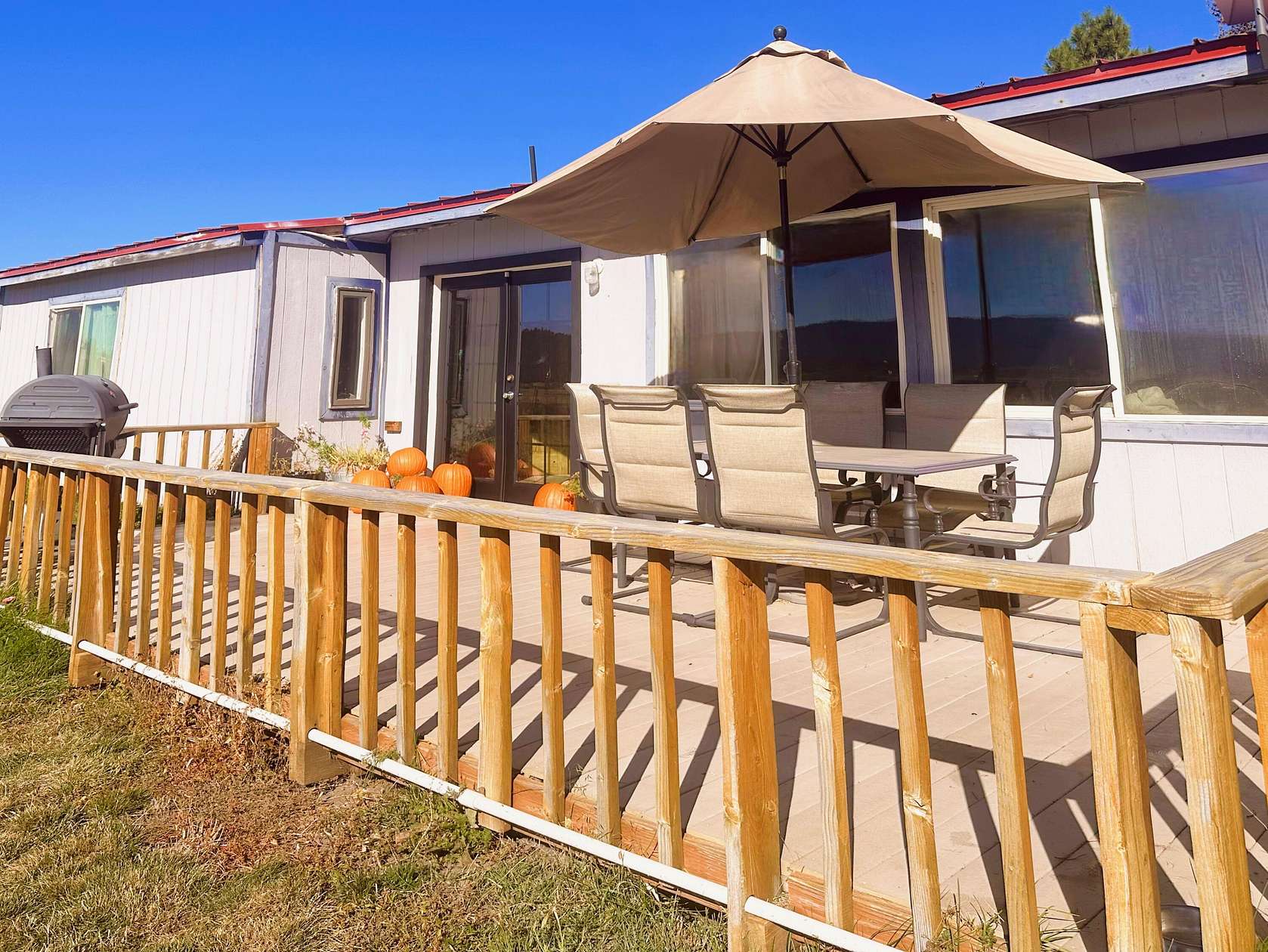 2.49 Acres of Residential Land with Home for Sale in Sprague River, Oregon